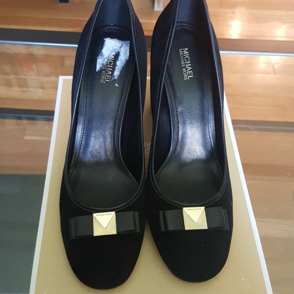 Michael Kors suede Caroline pump